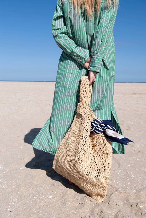 sophie w grand bag with women